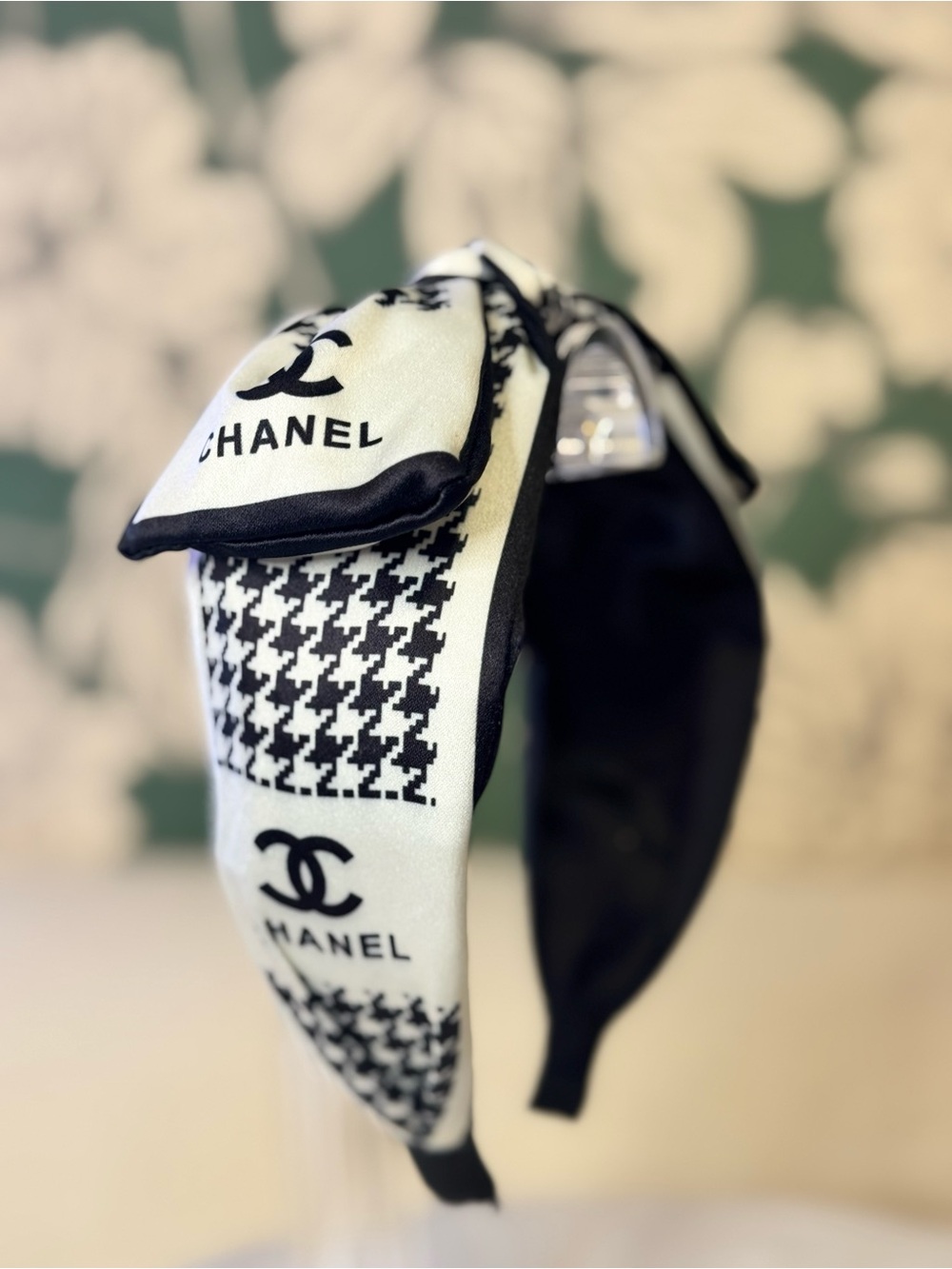CHANEL Beaute Black & White Bow Headband NEW - Picture 3 of 6